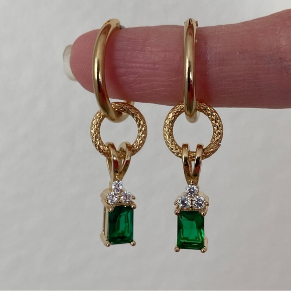 New Vanessa Mooney THE FORBIDDEN EARRINGS EMERALD - Picture 6 of 7